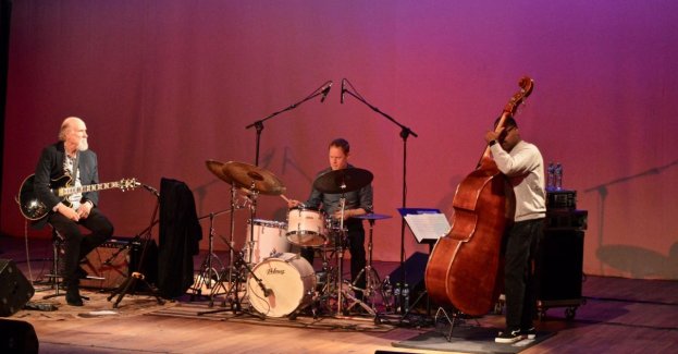 Od 9 października do 5 listopada 2026 roku w Słupsku odbędzie się 32. Komeda Jazz Festival. W programie znajdą się koncerty, prawykonania, wystawy, spotkania i jam sessions, a także występy znanych artystów, młodych muzyków oraz wykonawców z zagranicy.